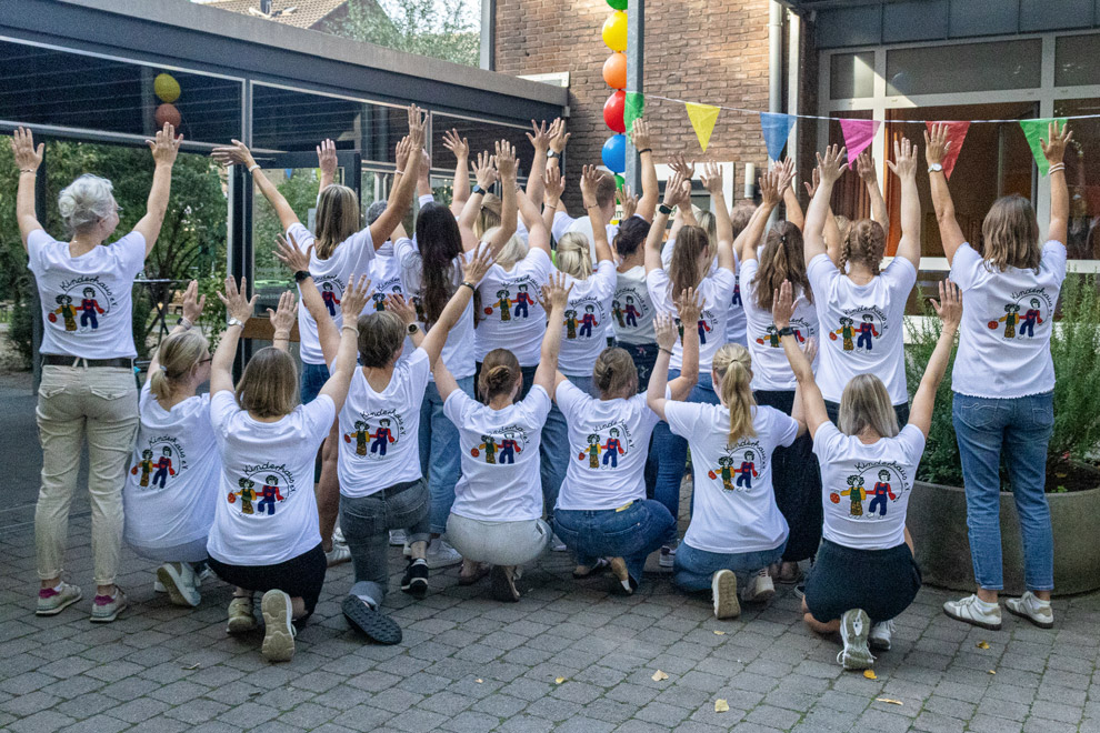 Kinder und Familien beim Fest